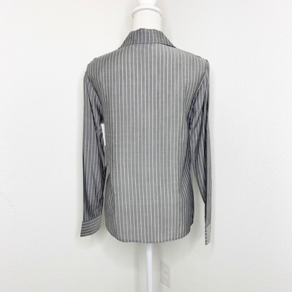 1.State NWT Tie Front Pinstriped Striped Button Down Blouse Gray Size XS - Picture 6 of 10